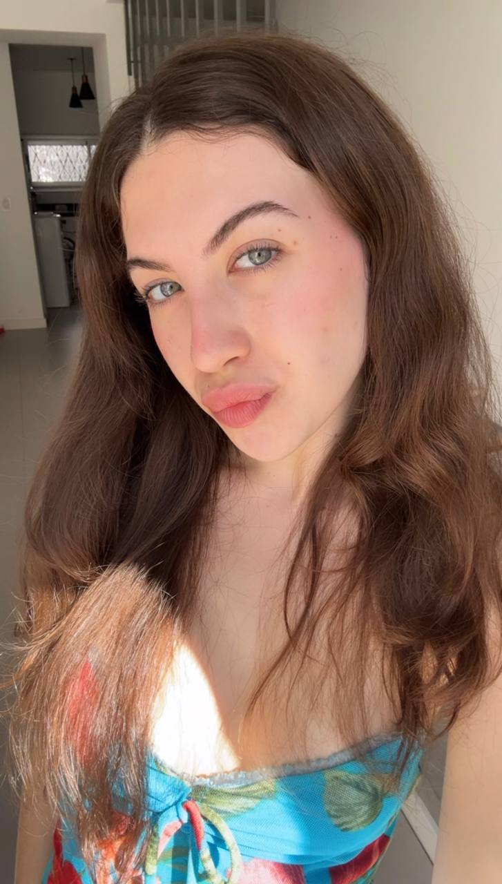 Nude girl Amber in Bangkok