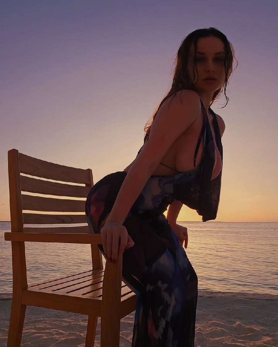 Sexy girl Miranda Faith nude in Bangkok