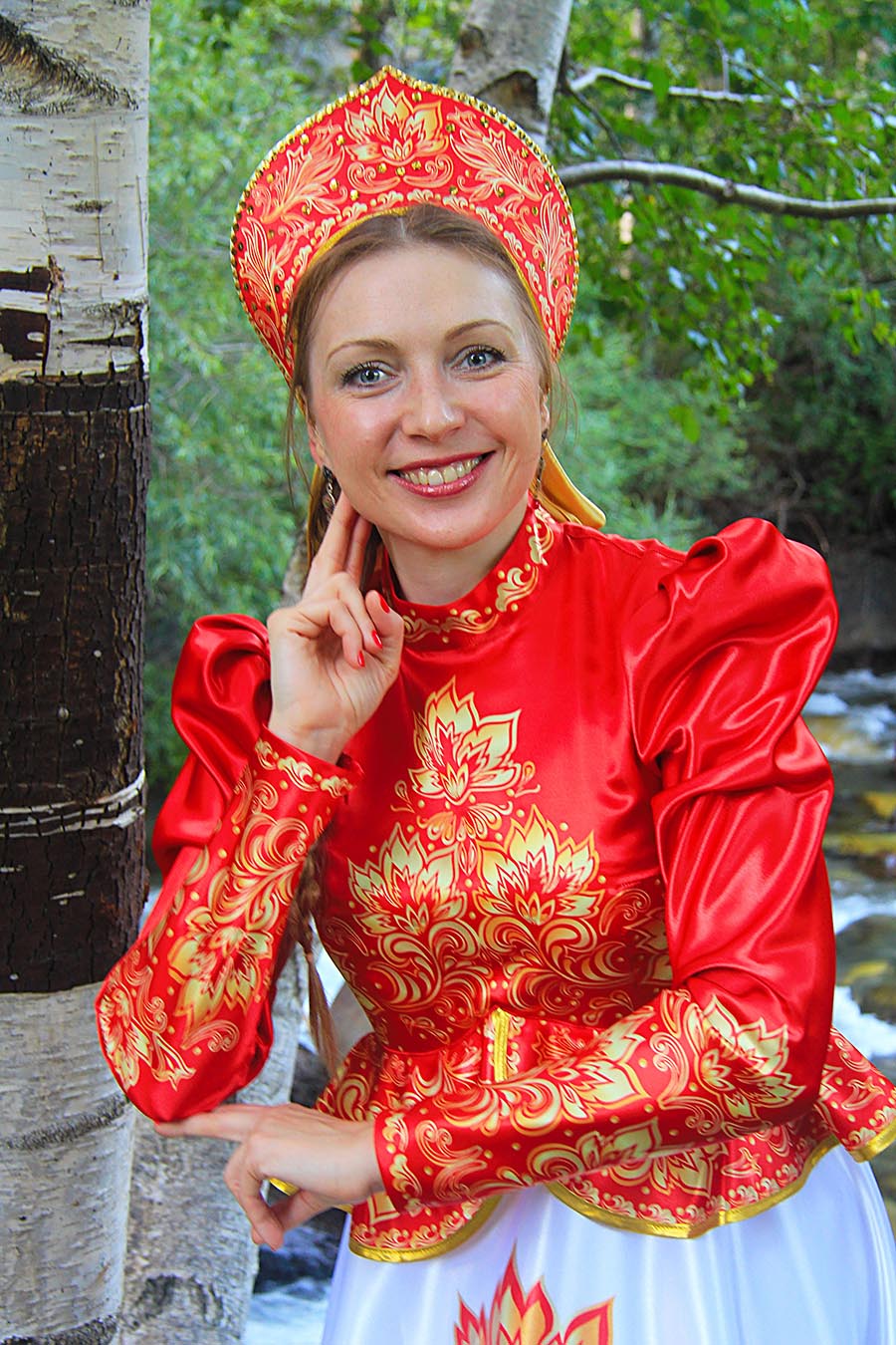 Women in Slavic costumes in Bangkok