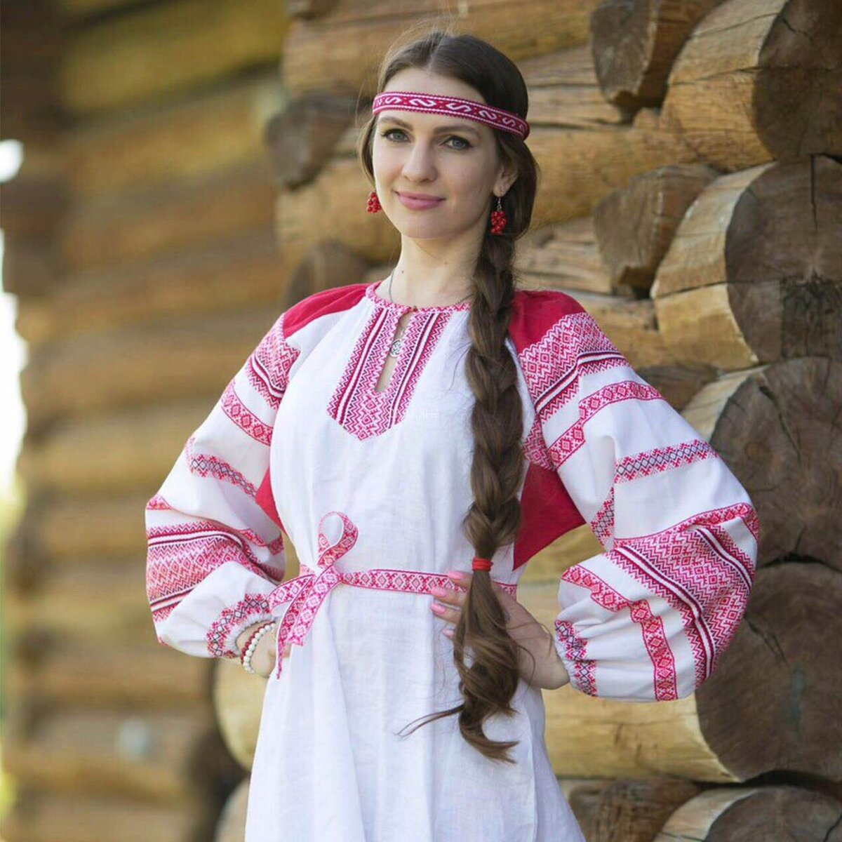 Girls in Slavic costumes in Bangkok