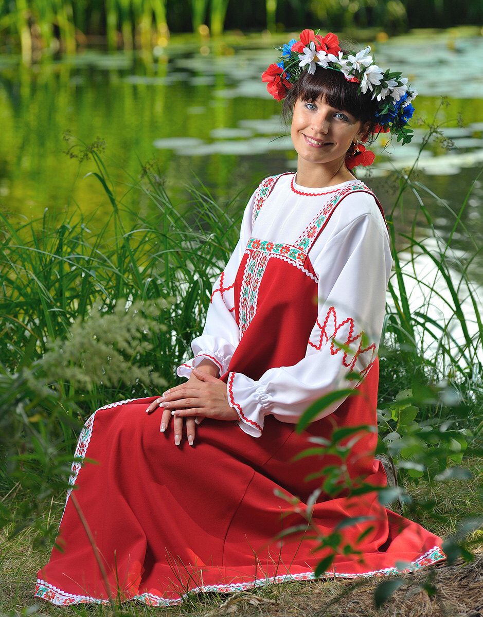 Beautiful girl Girls in Slavic costumes in Bangkok