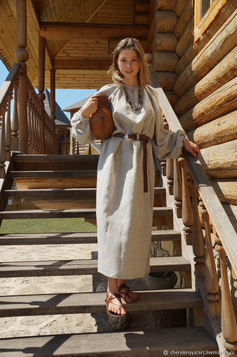 Girls in Slavic costumes in Bangkok